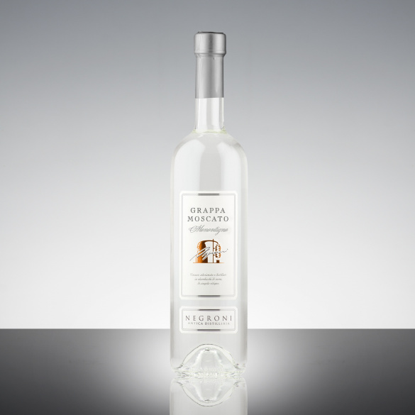 Grappa Monovitigno Moscato