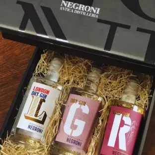 Confezione regalo di 3 bottiglie di Gin Diversi
